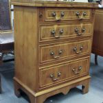 947 8604 CHEST OF DRAWERS
